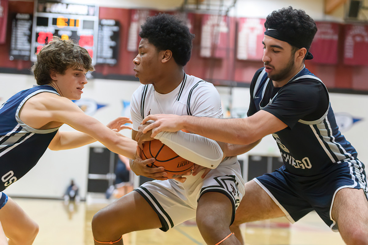 Tualatin Lake Oswego boys basketball Ken Waz 40